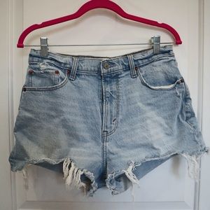 A&F Curve Love High Rise Mom Short 29/8